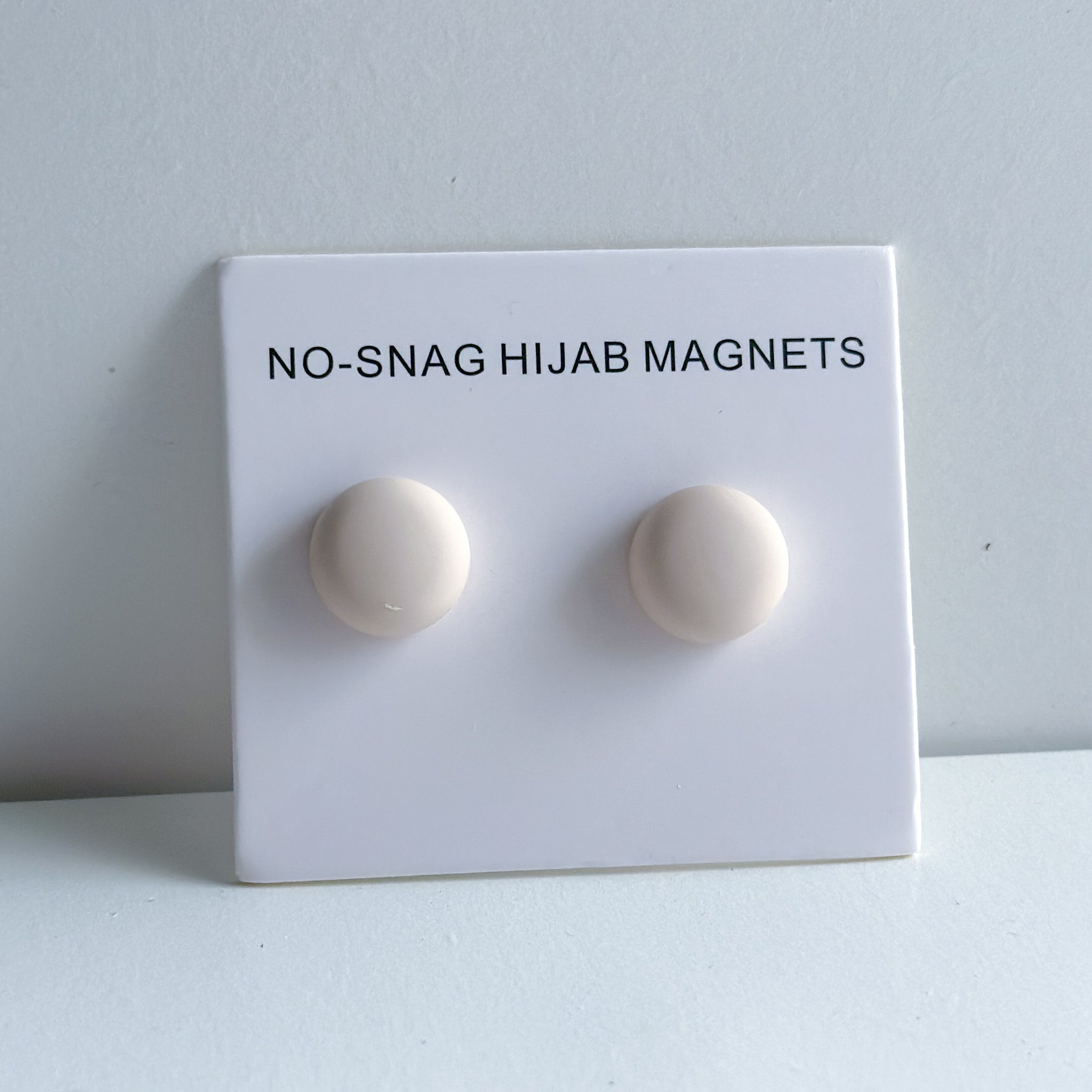 Beige / Magnetic Pin