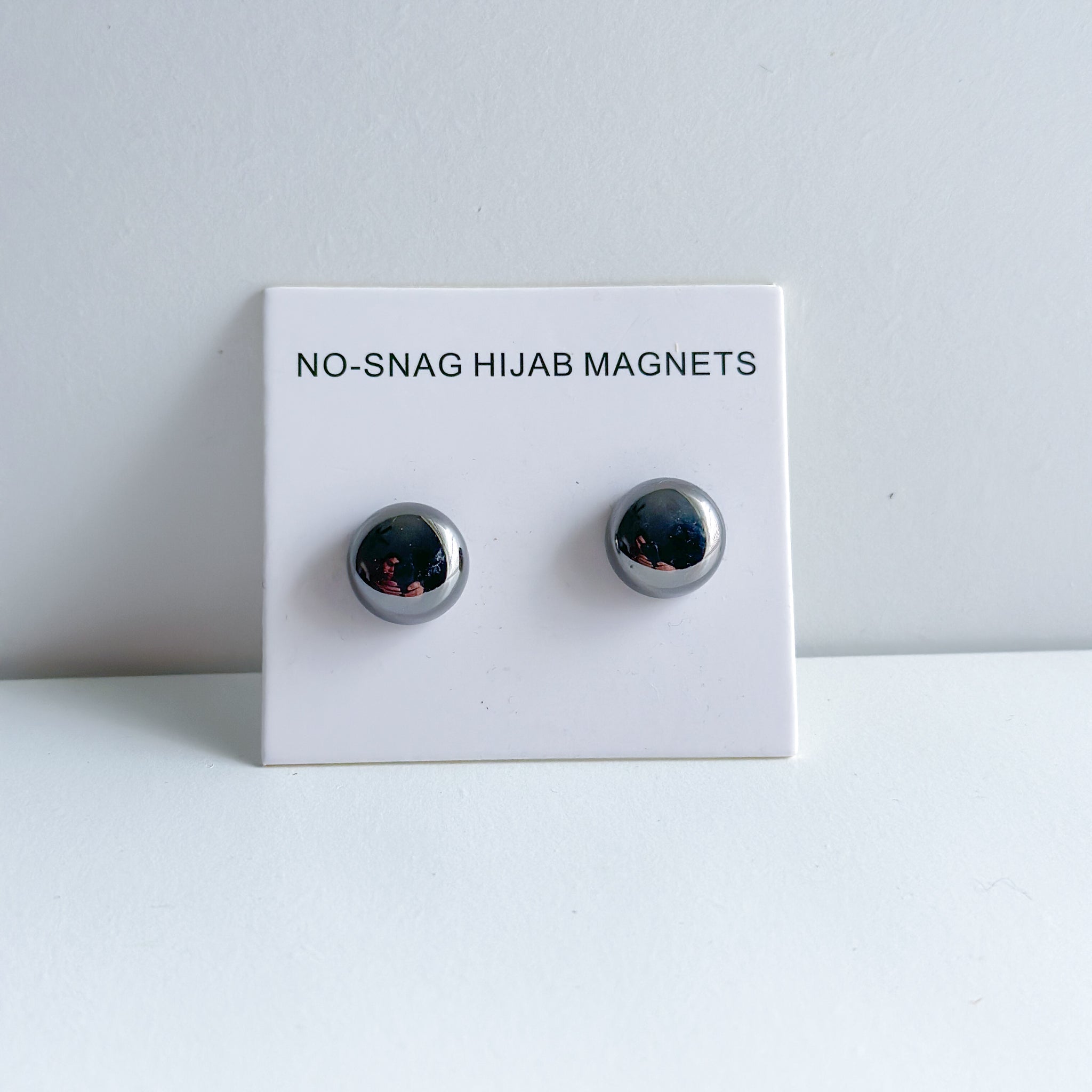 Dark Silver / Magnetic Pin