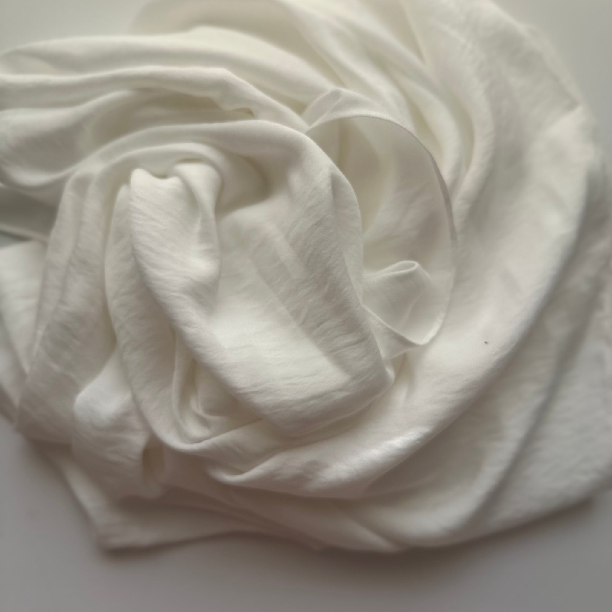 Offwhite / Velvet Silk