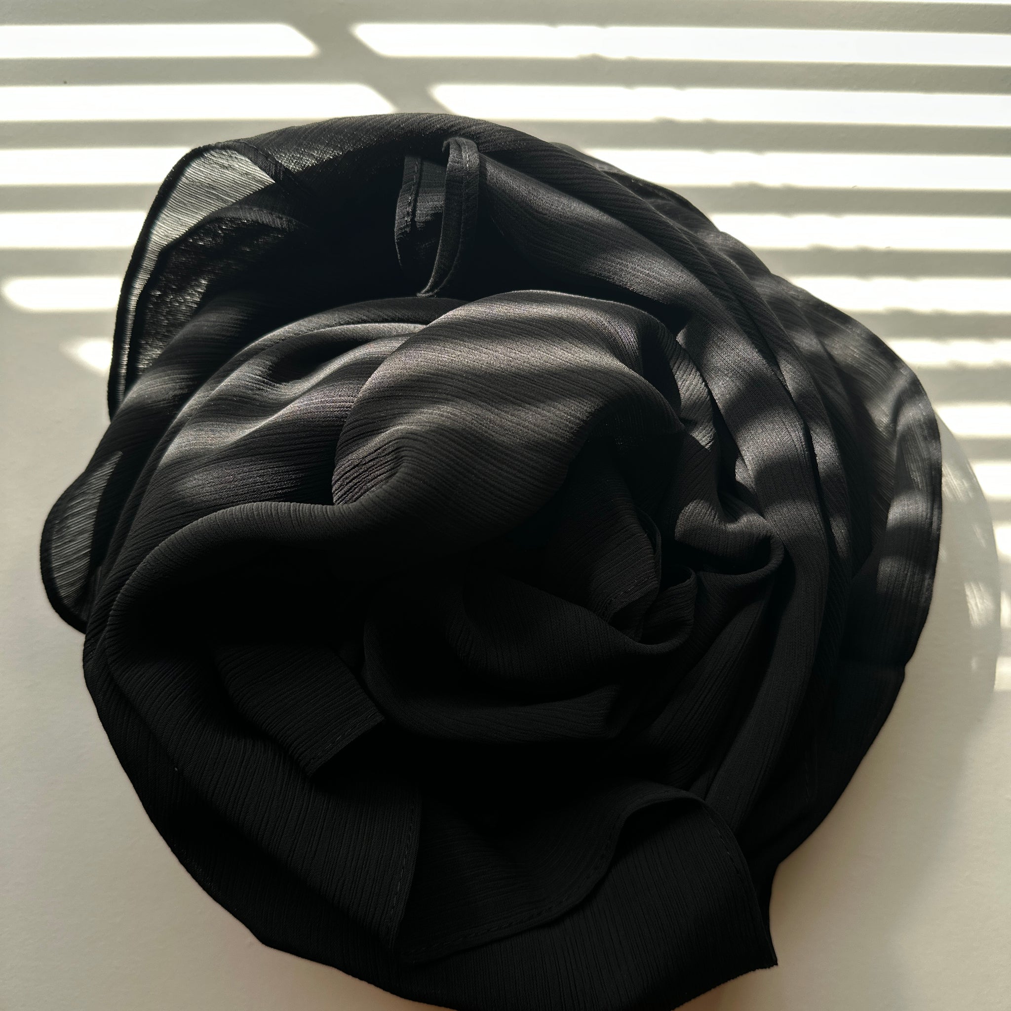 Black / Crinkle Chiffon