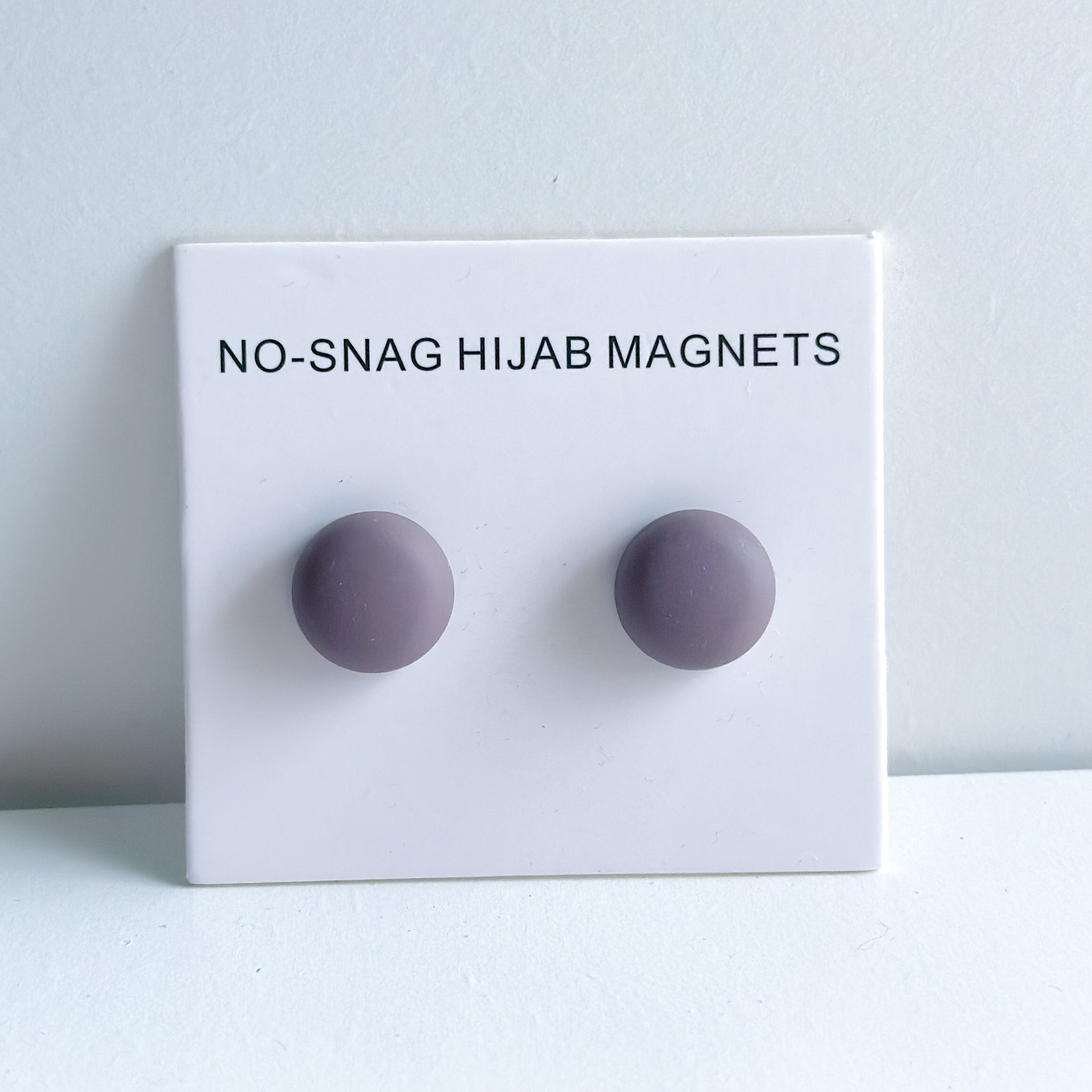 Taupe / Magnetic Pin