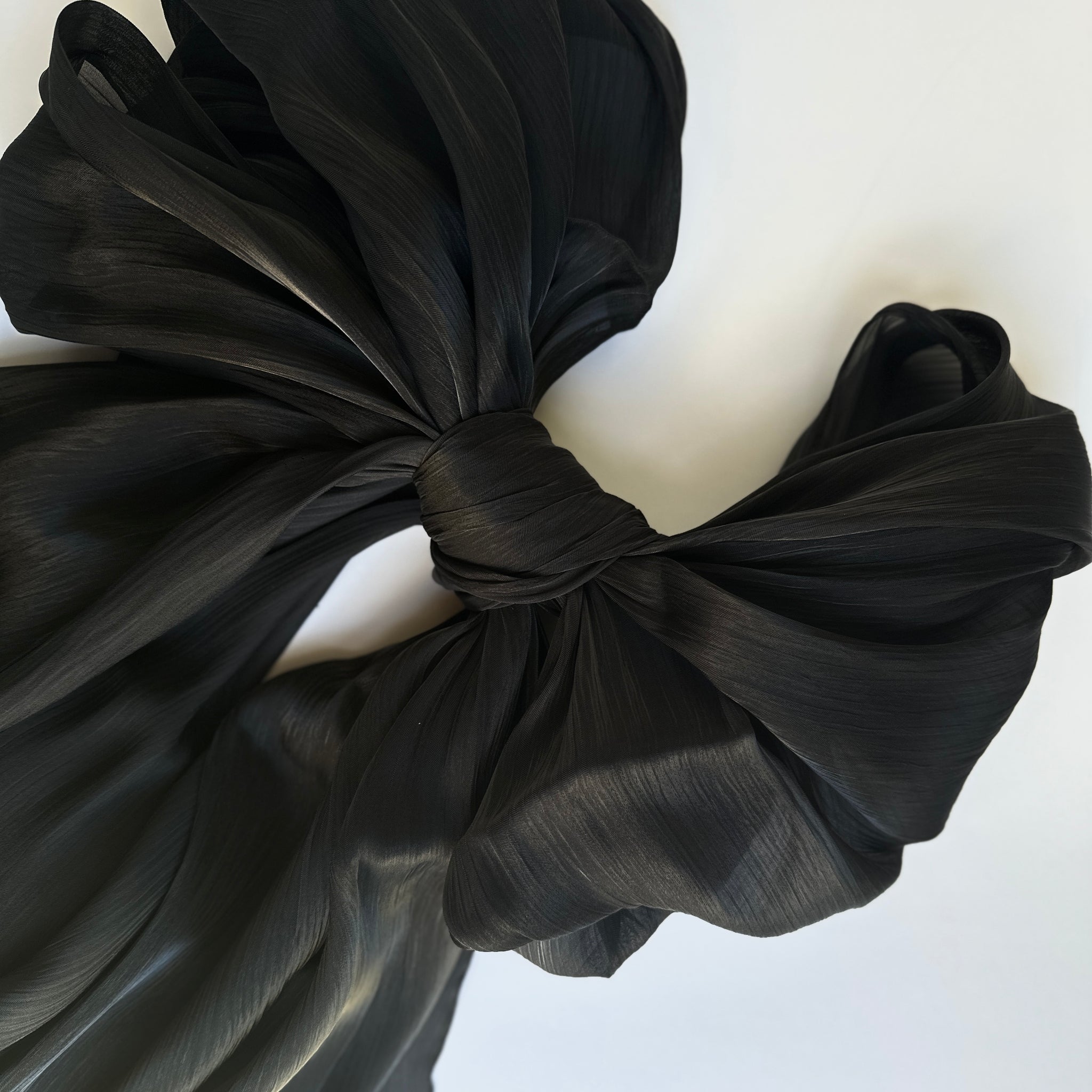 Black / Shimmer Silk