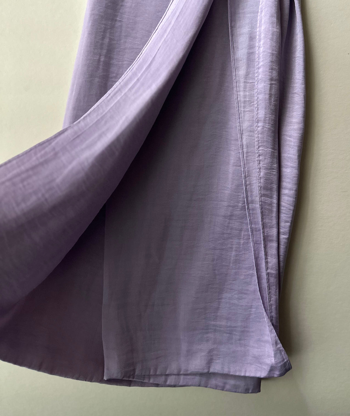 Velvet Silk Hijab in Lilac