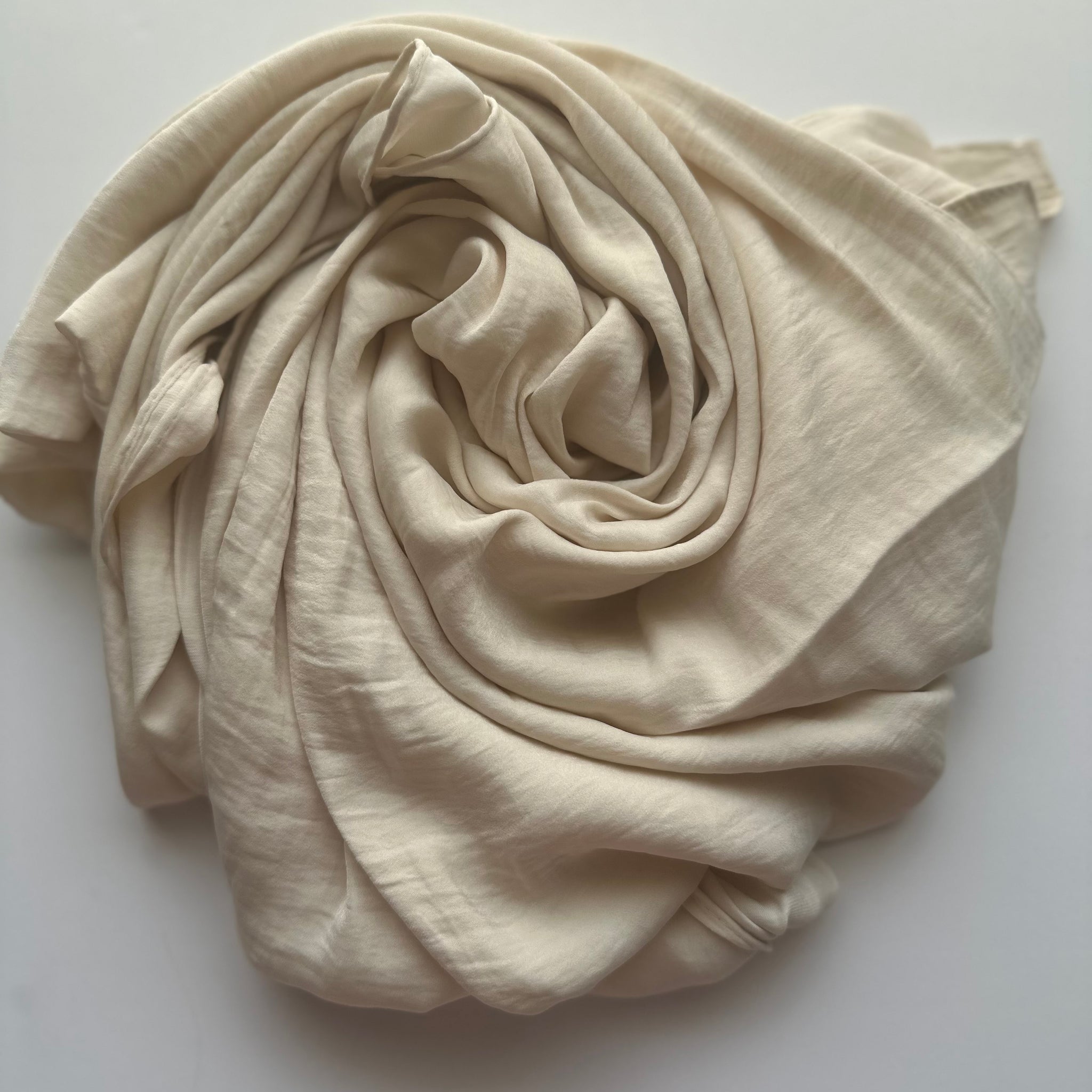 Beige / Velvet Silk
