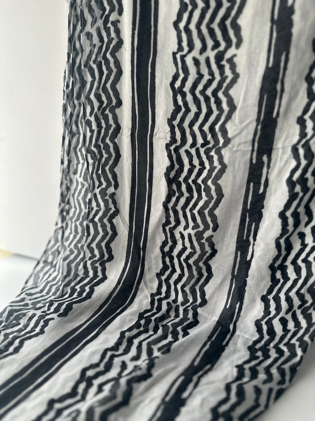 Black keffiyeh print hijab in printed modal