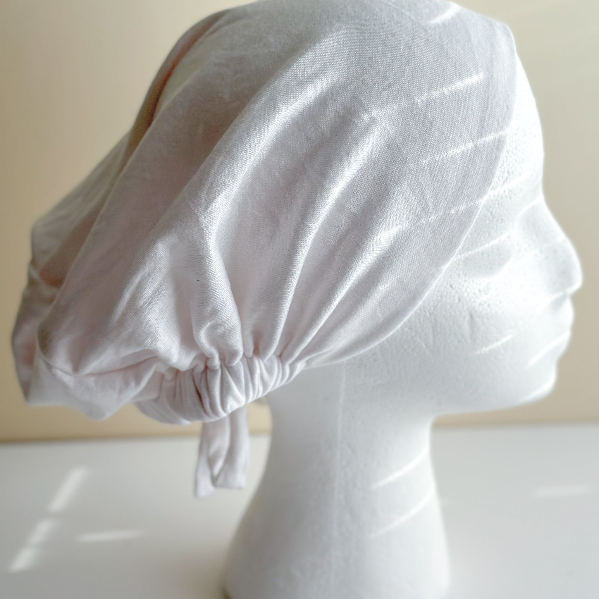 White / Satin lining undercap